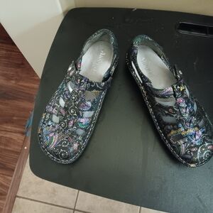 Alegria Women's Glittery Black Sandals